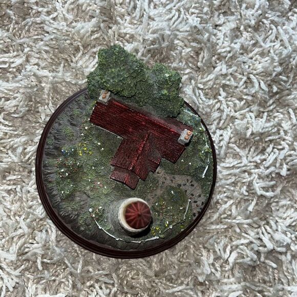 Vintage Thomas Kinkade "The Light of Peace" Lighthouse Figurine (Lights Up) - Picture 5 of 13